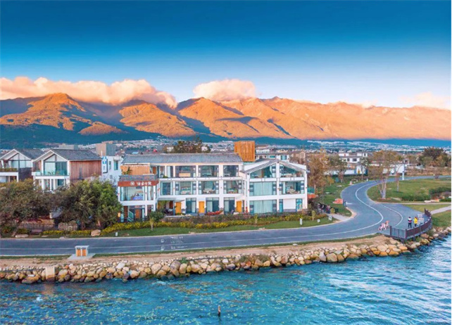 被評為大理州2021年度最佳旅游美宿”酒店,蒼山洱海間,帶你詩意棲居。
