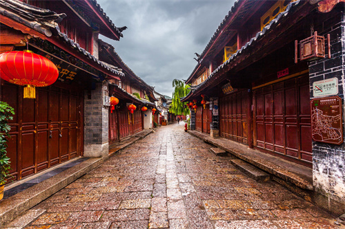 從麗江出發(fā)，沿著高速旅行，去看陽春三月最美的春天！